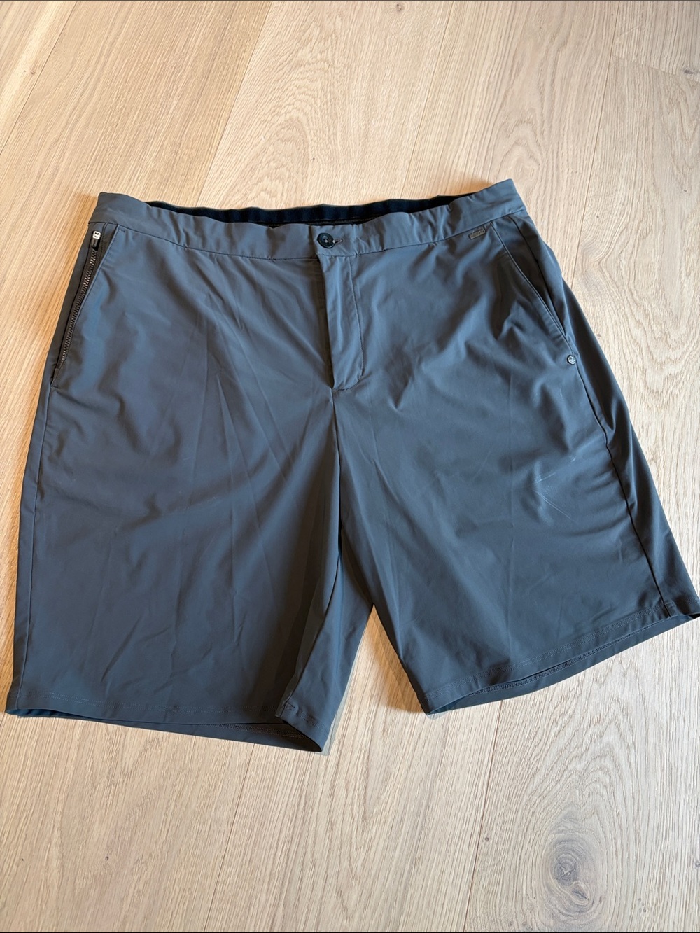 Vuori Men's Performance Stretch Shorts - Charcoal XXL